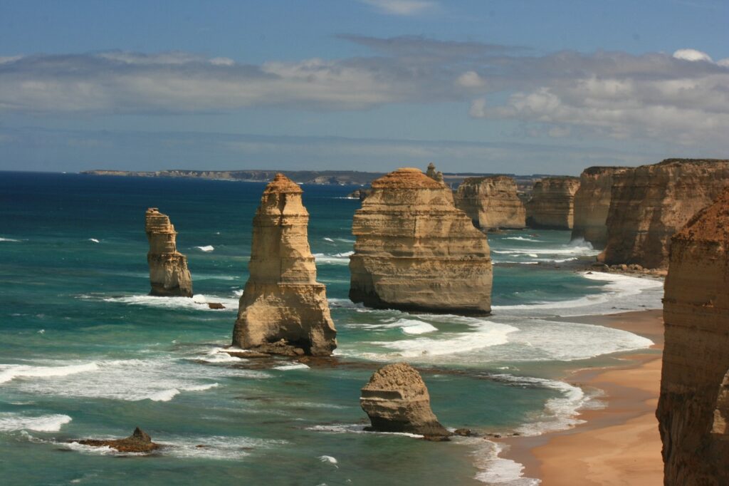 10 Marvelous Rock Formations in the World