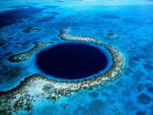 Great-Blue-Hole-Belize