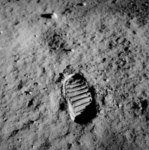 footprint-60614_640