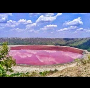 Lonar-Lake11
