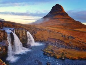 kirkjufell-2148191_640