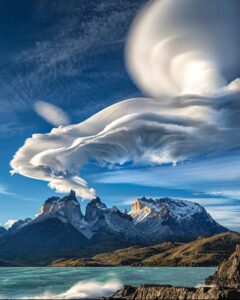 Lenticular-Clouds