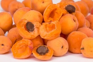 apricots-2994801_640
