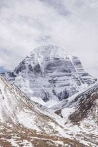 mount-kailash-cave